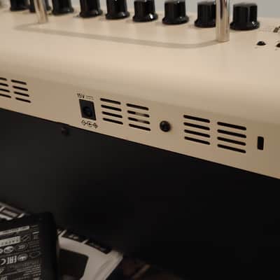 Yamaha THR10II 20-Watt 2x3" Stereo Digital Modeling Guitar Combo 2019 - Present - Tan Bild 6