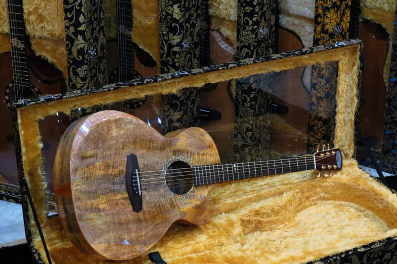 Batiksoul Guitars OM-C Flamed Mango Exclusive Model 2022 image 1