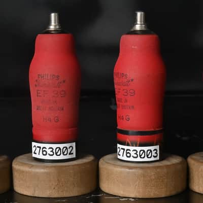 4x 1940's NOS Philips-Miniwatt EF39 Top Cap Pentode Red Coated Glass Made in Gt Britain Amplitrex Tested image 2