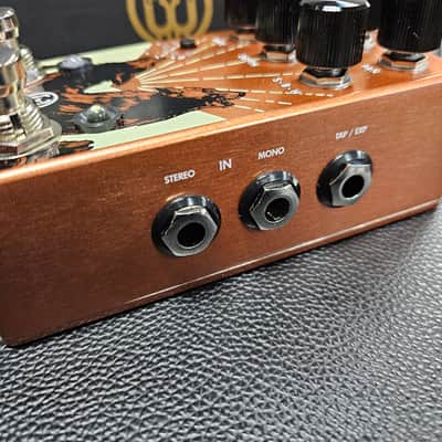 Walrus Audio Monumental Stereo Harmonic Tap Tremolo - Orange image 3