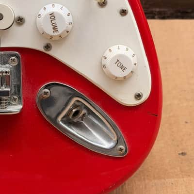 Squier by Fender Mini Stratocaster 3/4-Size Electric Guitar image 8