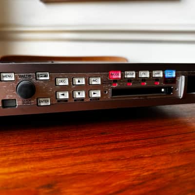 Roland Fantom-XR Rackmount Synthesizer Module 2004 - 2010 - Silver image 5