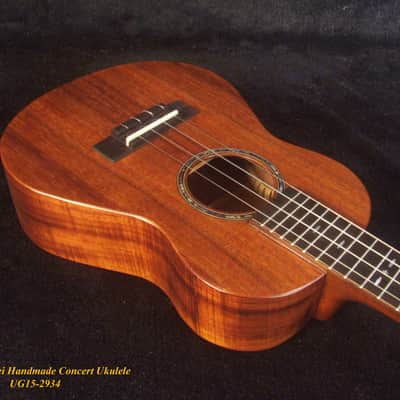 Handcrafted Concert Ukulele, Solid Hawaiian Koa, MOP Inlay, Soft-bag, Bruce Wei UG15-2934 image 3