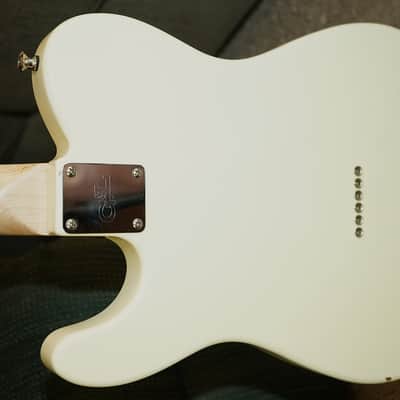 G&L ASAT American Fullerton Classic Standard White w/Maple Fretboard & Case CLF USA image 11