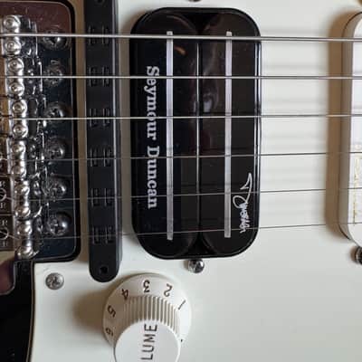 Fender Fishman TriplePlay Stratocaster HSS 2014 - Black image 18