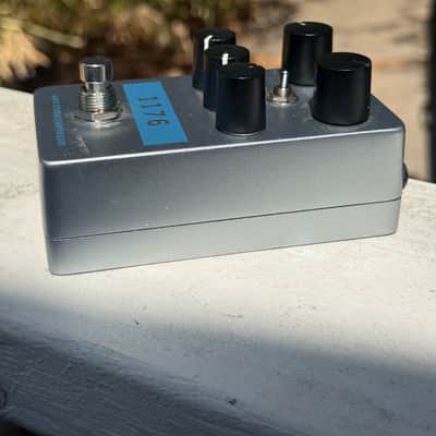 Universal Audio 1176 Studio Compressor 2023 - Present - Silver / Blue image 4