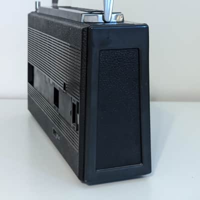 Grundig Satellit 2000 Transistor Radio (1973-75) - Serviced - 110V/220V & Battery Operated - World Receiver image 11