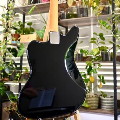 *New in Box* Fender MIJ Traditional II '60s Jaguar 2025 - Black with Gold Anodized Pickguard image 4