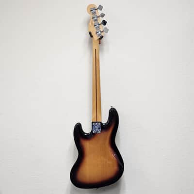 Fender Player Jazz Bass with Pau Ferro Fretboard 2018 - 2024 - 3-Color Sunburst image 5