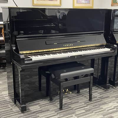 Yamaha Model U30BL 52" Upright Piano 1988 - Polished Ebony image 4