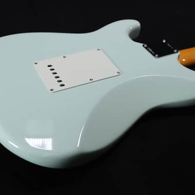 Fender American Vintage 1965 Stratocaster Round-Lam Rosewood Fingerboard Sonic Blue 670 image 5