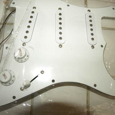 Unbranded Loaded Imported 11 Hole Strat Pickguard 2020 - White image 1