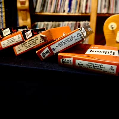 NOS ALERT!!! Rare Gibson Kalamazoo - Sonomatic Mona-Steel Strings - No. E-338 - E/ 6th String (5ct) -- 1/2 Dozen Per Box (5 Total Boxes) New Old Stock - Rare - image 4