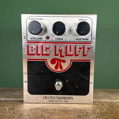 Electro-Harmonix Big Muff Pi 2000 - Present - Silver / Black / Red image 2