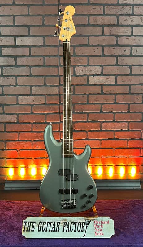 2001 Fender Deluxe Zone Electric Bass - Pewter -MIM - Rare image 1