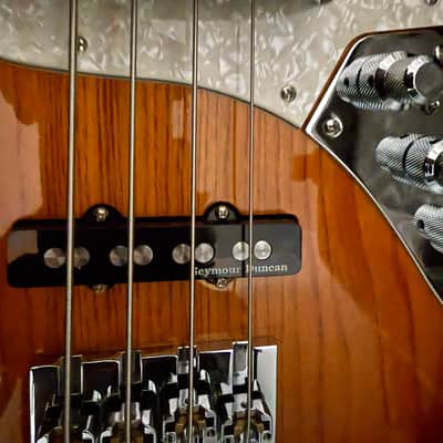 Sire Marcus Miller v8 2025 - Sunburst image 5