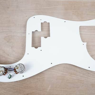 Fender PB62 PB57 LH Precision P Bass Pickguard Left Handed Prewired Loaded with Pots, Capacitor, and Jack MIJ / CIJ White 1 Ply Unused Old Stock 13 Hole Vintage Style Reissue image 6