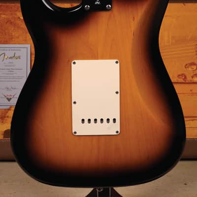 Fender 2004 Custom Shop Custom Classic Player Stratocaster in 2-Tone Sunburst with 3x Lindy Fralin Blues Special Pickups, Premium Ash Body, Lightly Figured Maple Neck, 9.5" Radius, Modern "C" Neck Profile, Sperzel Trim-Lok Tuners & Abalone Dot Inlays image 7
