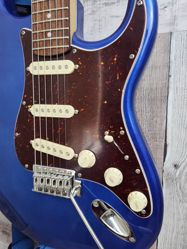 Tony Smith 90's Noiseless P/ups Strat style- Blue Metallic Sparkle