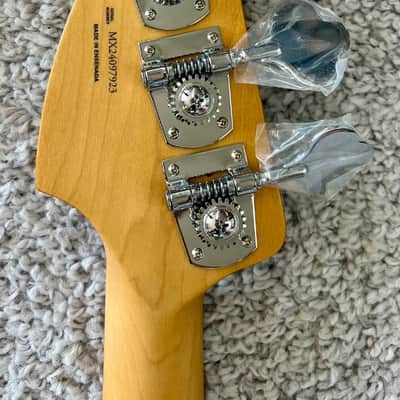 Mint Fender Player II Precision Bass guitar, Maple Fingerboard, Birch Green - MIM image 7