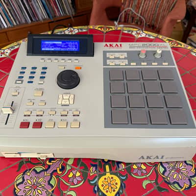 Akai MPC2000XL Excellent! New Screen - New Pad Sensors - Maxed RAM