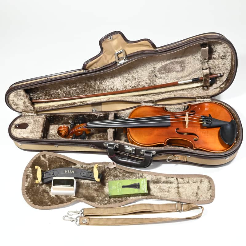 1/2 Suzuki Violin No. 300 (Intermediate) Nagoya Japan; Sugito Bow - Full Outfit image 1