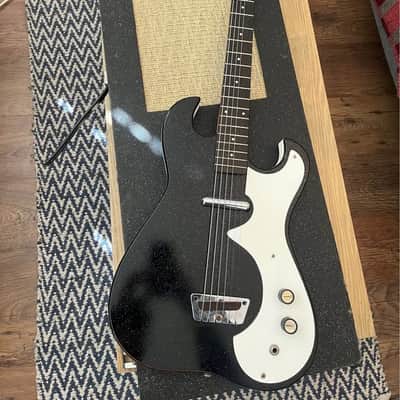 Silvertone 1448 With Case Amp 1962 - 1967 - Black image 6