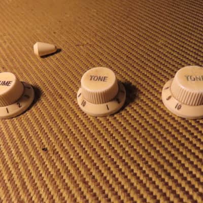 FENDER STRATOCASTER 1960's STYLE KNOB SET RELIC AGED non original PART image 1