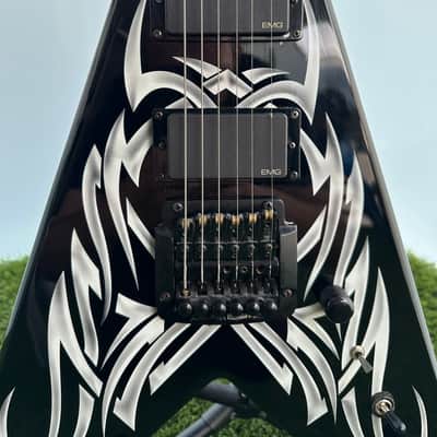 B.C. Rich Kerry King Signature KKV Tribal Flying V 2000er - Black image 8