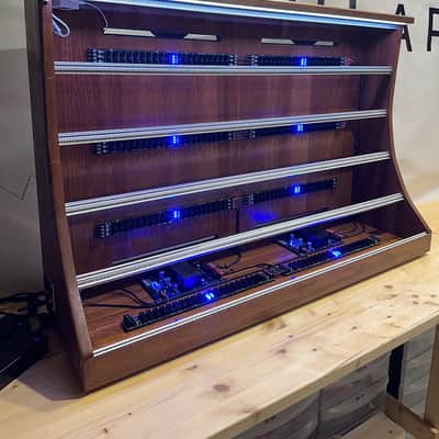 Uryan Modular 15U / 196HP Custom Series eurorack case with LED image 3