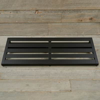 Pedaltrain NOVO 32 Pedalboard 5 Rails 32x14.5 w/Soft Case MINT