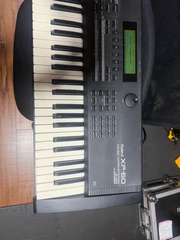 Roland XP-60 61-Key 64-Voice Music Workstation Keyboard 1998 - 2003 - Black image 1