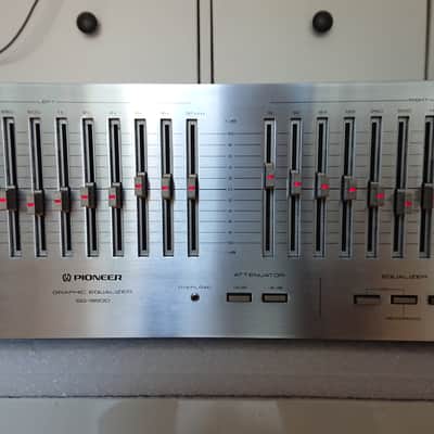 Pioneer SG-9800 Graphic Equalizer, Multi-voltage Model 1981 - Silver image 5