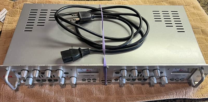 dbx 586 2-Channel Vaccuum Tube Preamplifier | Reverb