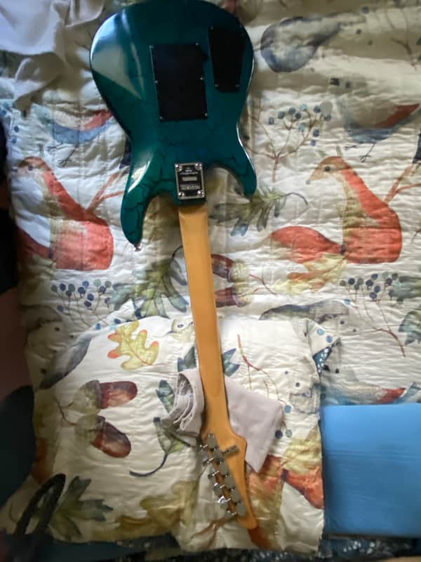 Washburn KC-40V Chicago Series Chameleon Green/Blue Black striated