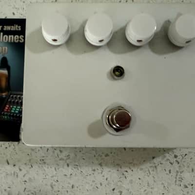 Yesterday Effects White Pedal – Vox Conqueror Inspired Overdrive / Tone Shaper image 1