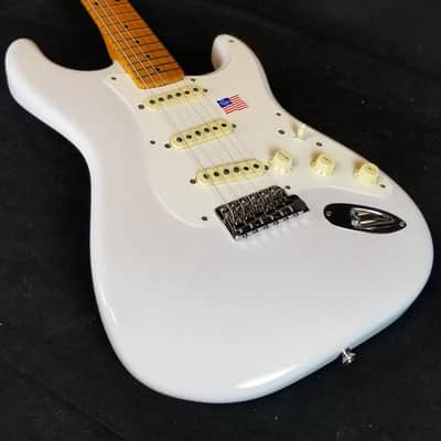 Fender Eric Johnson Stratocaster, Maple Fretboard, White Blonde W/Case image 8