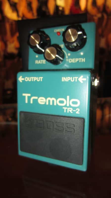 Boss TR-2 Tremolo Pedal - Green image 1