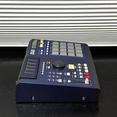 Akai MPC2000XL MIDI Production Center with 1GB CF card image 4