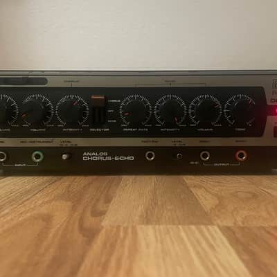 Roland DC-30 Analog Chorus-Echo | Reverb