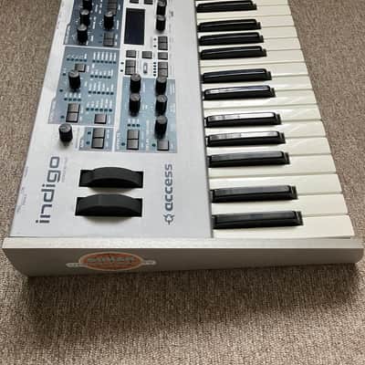 Access Virus Indigo 2 37-Key Digital Synthesizer 2002 - White image 3
