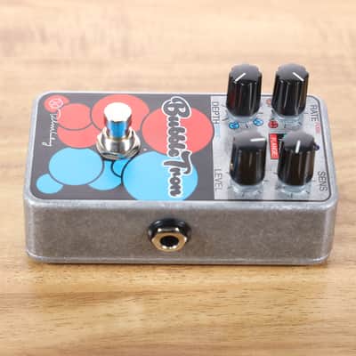 Keeley Bubbletron Flanger / Phaser 2016 - Present - Silver / Blue / Red image 6