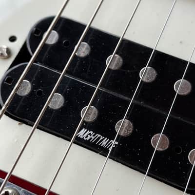 (18042) Squier Strat - Mighty Mite HSS Pickups with Rosewood Fretboard - Candy Apple Red image 8