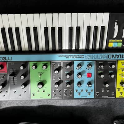 Moog Grandmother 32-Key Semi-Modular Analog Synthesizer 2018 - Present - Black / Multi-Colored Panel image 12