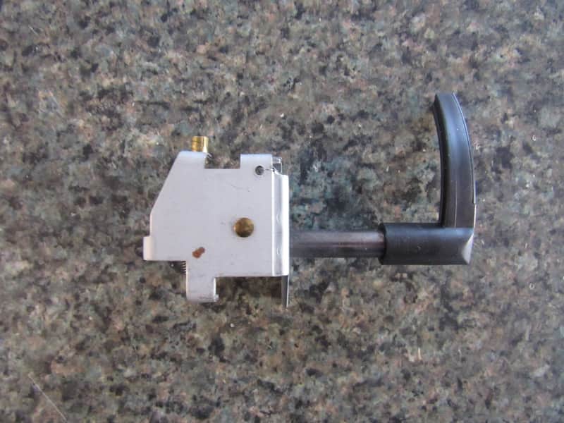 Thorens TP16 tone arm lift assembly image 1