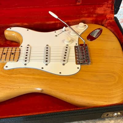 Fender Stratocaster with 3-Bolt Neck, Maple Fretboard 1975 - Natural image 3