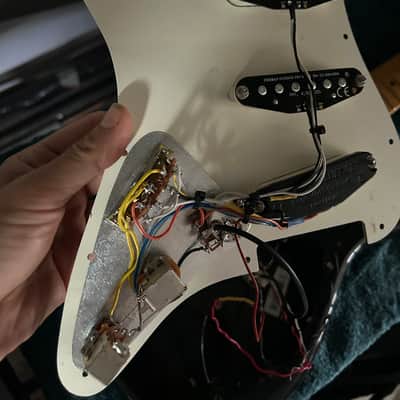 FLUENCE SINGLE WIDTH FOR STRAT® pre-wired pickguard image 2