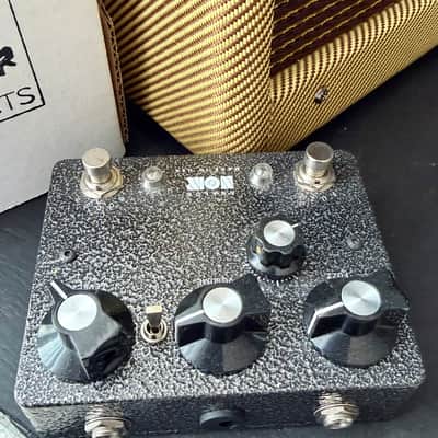Analog Noir Analog Noir MK II Tone bender Fuzz Face Germanium Booster 2024 - Black Hammered image 2