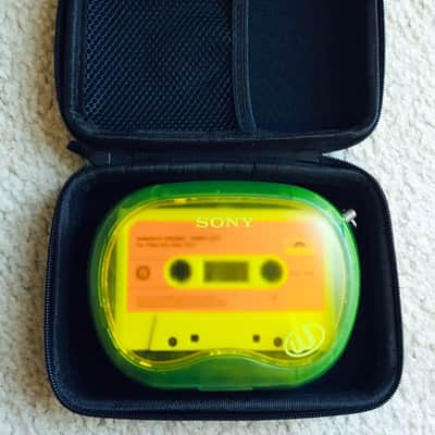 Sony WM-EQ2 [COLLECTIBLE] Walkman Cassette Player, Super Rare Green, NEAR MINT Working Shape !! image 12