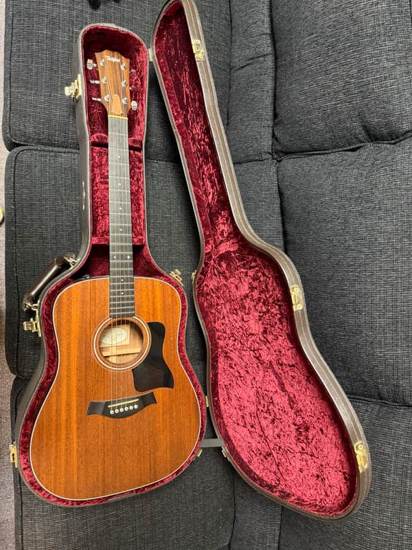 Taylor 320e 2013 image 1